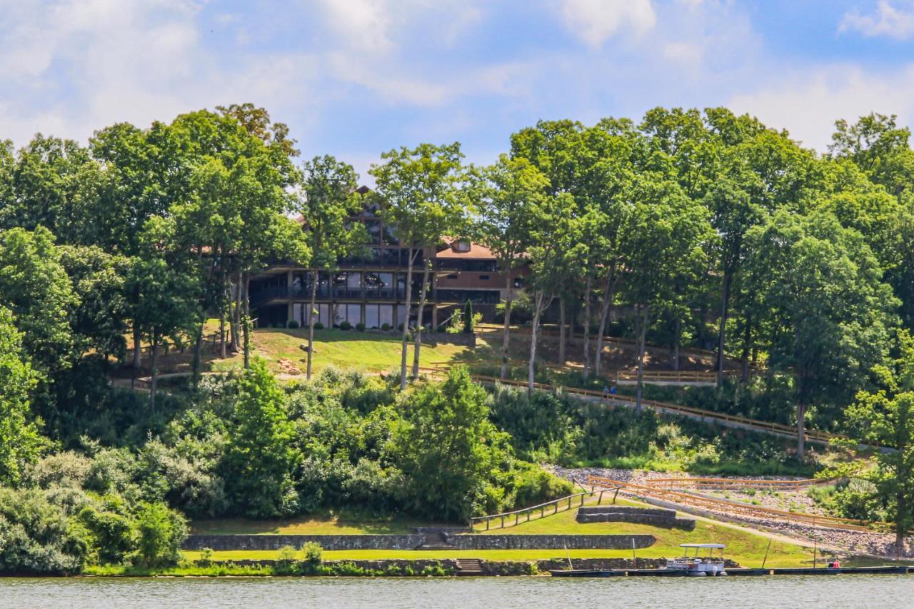 Burr Oak Lodge And Conference Center Glouster Exterior foto