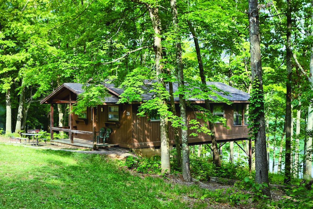 Burr Oak Lodge And Conference Center Glouster Habitación foto